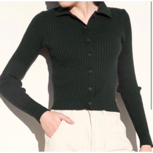 BRANDY Melville Bridget hunter green button up ribbed top size small - Picture 1 of 6